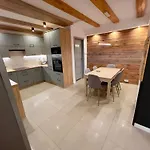 Duzy Na Polnej Villa *