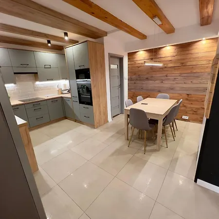 Duzy Na Polnej Villa *