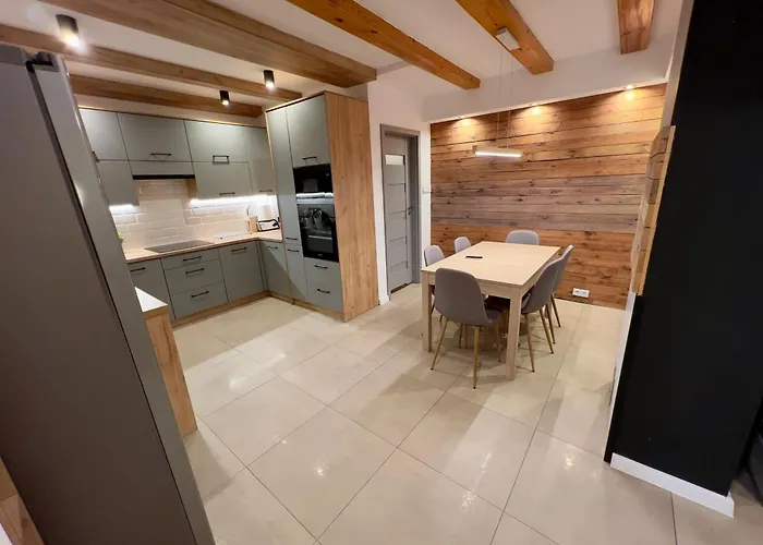 Duzy Na Polnej Villa *